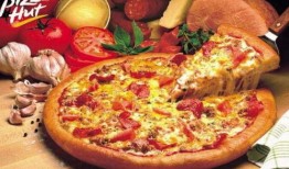 必胜客最新爆料事件视频,视频揭露惊人内幕，行业潜规则曝光！